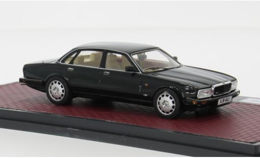 Modelauto Jaguar XJR XJ40 R (40) groen 1991 1/43 Matrix