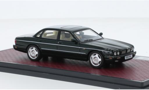 Modelauto Jaguar XJR X300 R () groen RHD 1994 1/43 Matrix