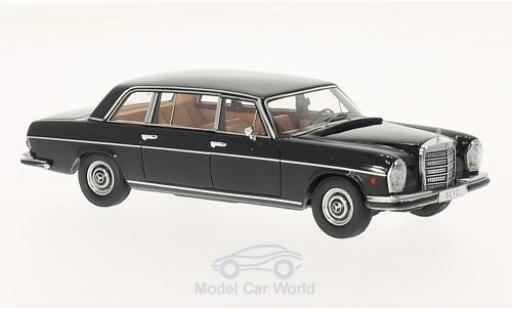Modelauto Mercedes 300 Base W109 Lang zwart 1967 1/43 Matrix