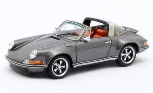 Modelauto Porsche 911 Targa Singer Design metallic grijs 1/43 Matrix