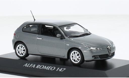 Modelauto Alfa Romeo 147 berlina metallic grijs 2005 1/43 Maxichamps