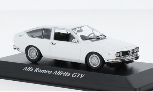 Modelauto Alfa Romeo Alfetta gtv wit 1976 1/43 Maxichamps