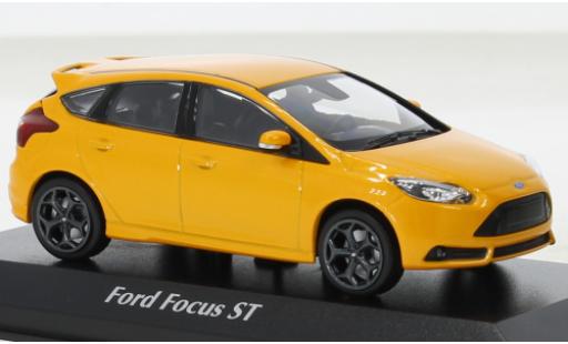Modelauto Ford Focus ST MK III metallic oranje 2011 1/43 Maxichamps
