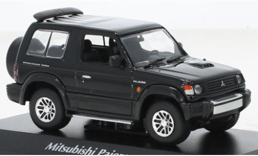 Modelauto Mitsubishi Pajero SWB zwart 1991 1/43 Maxichamps