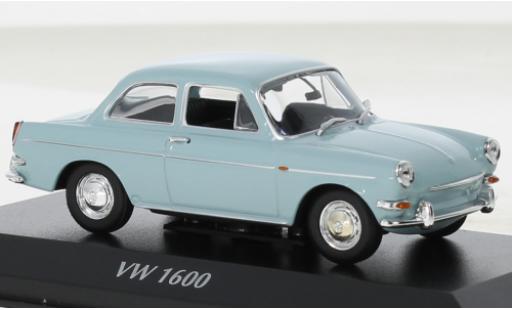 Modelauto Volkswagen 1600 Base metallic blauw clair 1966 1/43 Maxichamps