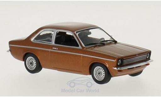 Modelauto Opel Kadett C Base C metallic bruin 1974 1/43 Maxichamps