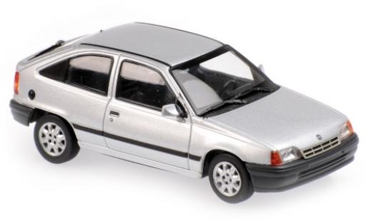 Modelauto Opel Kadett E 1.8i E grijs 1990 1/43 Maxichamps