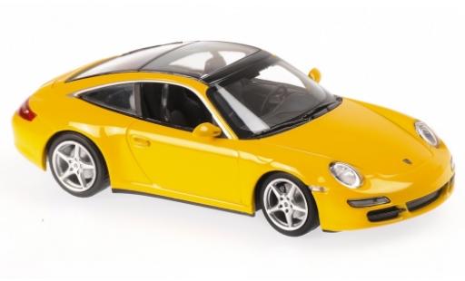 Modelauto Porsche 911 Targa geel 2006 1/43 Maxichamps