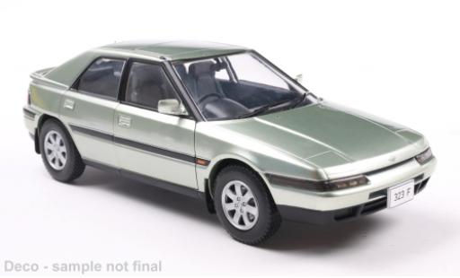 Modelauto Mazda 323 F groen 1/24 WhiteBox