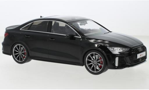 Modelauto Audi RS3 berline Sedan zwart 2022 1/18 MCG