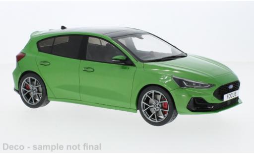 Modelauto Ford Focus ST metallic groen 2022 1/18 MCG