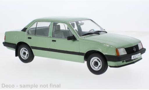 Modelauto Opel Ascona C Base C metallic groen 1981 1/18 MCG