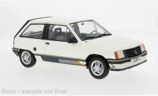 Modelauto Opel Corsa A Sprint A wit 1983 1/18 MCG