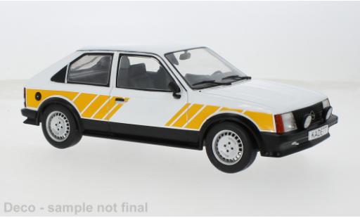 Modelauto Opel Kadett D SR D wit/geel 1983 1/18 MCG