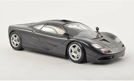 McLaren F1 Base 1/18 Minichamps Mclaren zwart 1993 modelauto