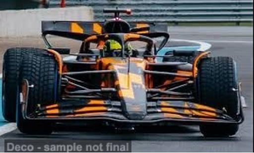 Modelauto McLaren F1 Base MCL39 formule 1 2025 Team #4 L.Norris 1/18 Minichamps
