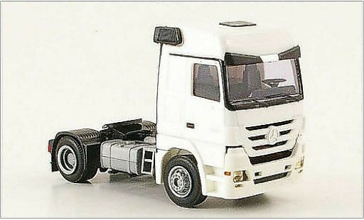 Mercedes Actros Base 1/87 AWM 1855 MP3 2-Achser wit modelauto