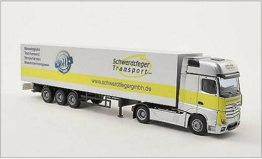 Mercedes Actros Gigaspace 1/87 AWM 2 Gigaliner Schwerdtfeger Koffer-SZ modelauto