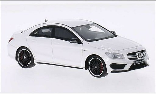 Mercedes CLA Base 1/43 Spark 45 AMG wit 2014 modelauto