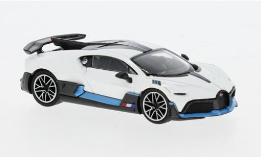 Modelauto Bugatti Divo coupe wit/Dekor 1/64 Mini GT