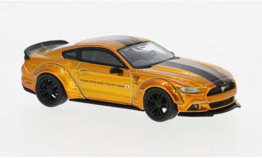 Modelauto Ford Mustang LB Works gold/zwart 2017 1/64 Mini GT