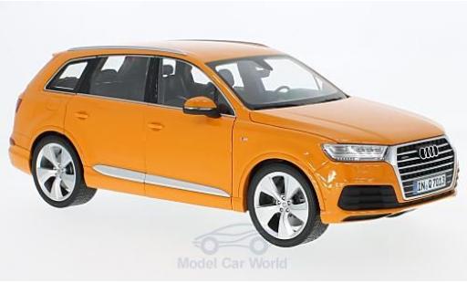 Modelauto Audi Q7 suv oranje 2015 1/18 Minichamps