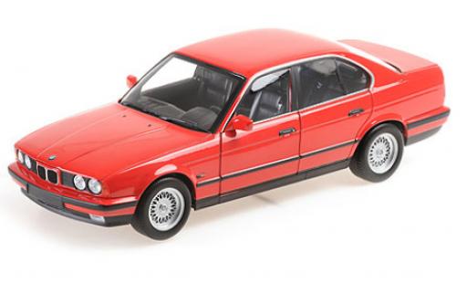 Modelauto Bmw 535 berline i (E34) rood 1988 1/18 Minichamps