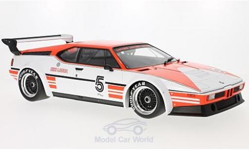 Modelauto Bmw M1 1979 No.5 Project Four Racing Marlboro met Decals N.Lauda 1/12 Minichamps
