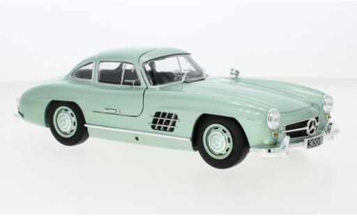 Modelauto Mercedes 300 Base SL (W198) metallic groen 1955 1/18 Minichamps