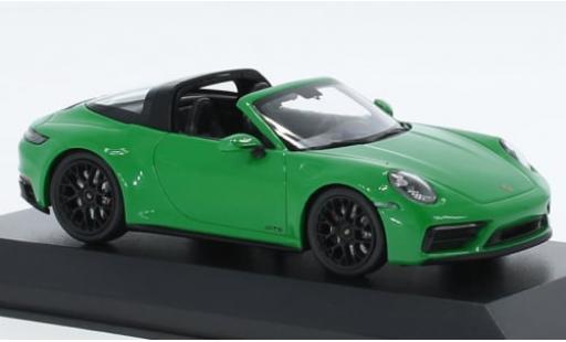 Modelauto Porsche 911 Targa 4 GTS groen 2021 1/43 Minichamps