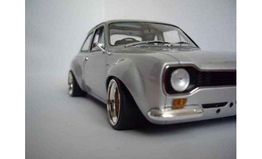 Ford RS 1600 Rally 1/18 Minichamps grijs jantes nid dabeilles modelauto