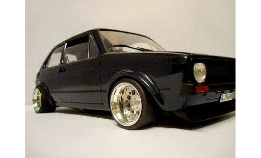 Volkswagen Golf GTI 1/18 Solido German Look pneux flancs tendus modelauto