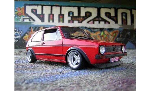 Volkswagen Golf GTI 1/18 Solido rouge jantes 13 pouces modelauto
