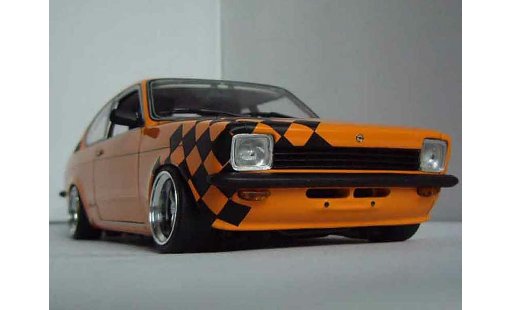 Opel Kadett C coupe 1/18 Minichamps sr 1976 oranje modelauto