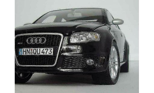 Audi RS4 berline 1/18 Minichamps zwart modelauto
