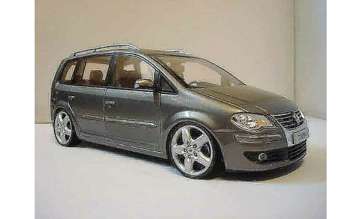 Volkswagen Touran Base 1/18 Shanghai Volkswagen 2008 jantes 19 pouces modelauto