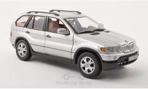 Modelauto Bmw X5 suv grijs 1/18 Motormax