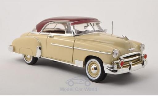 Modelauto Chevrolet Bel Air Coupe beige/rood 1950 1/18 Motormax