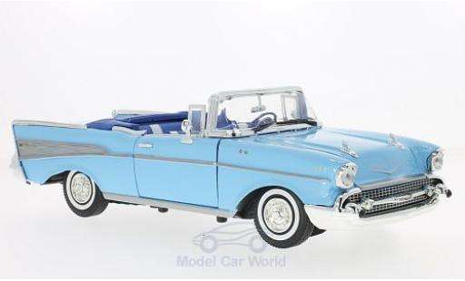 Modelauto Chevrolet Bel Air Convertible Cabriolet blauw 1957 1/18 Motormax