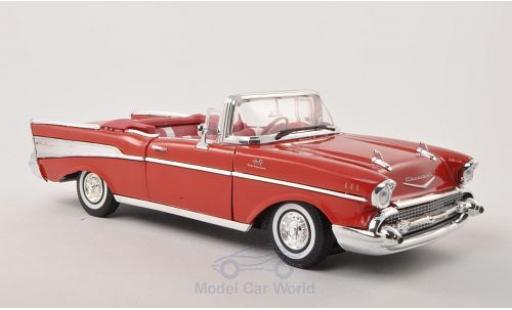 Modelauto Chevrolet Bel Air Convertible Cabriolet rood 1957 1/18 Motormax