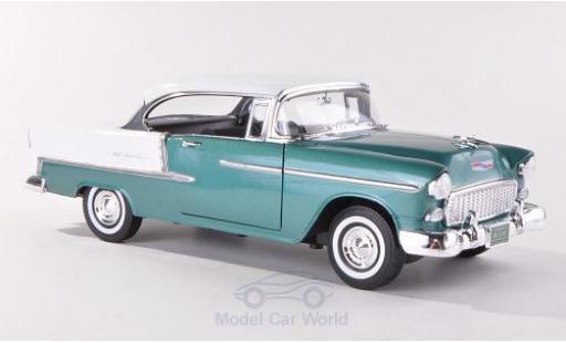 Modelauto Chevrolet Bel Air Coupe Hardtop metallic groen/wit 1955 1/18 Motormax