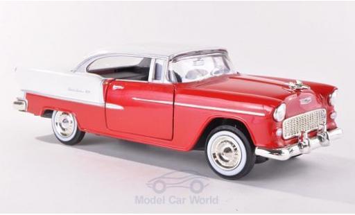 Modelauto Chevrolet Bel Air Coupe rood/wit 1955 zonder Vitrine 1/24 Motormax