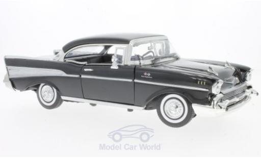 Modelauto Chevrolet Bel Air Coupe zwart 1957 1/18 Motormax