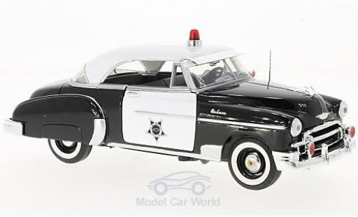 Modelauto Chevrolet Bel Air police zwart/wit Politie 1950 1/24 Motormax