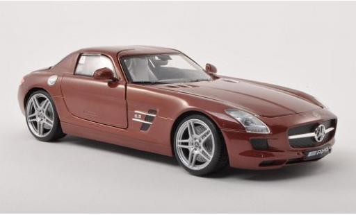 Modelauto Mercedes SLS Coupe AMG (C197) met.-bruin 1/18 Motormax