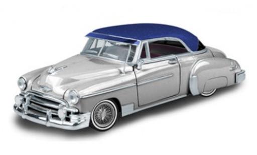 Modelauto Chevrolet Bel Air Coupe grijs/blauw 1950 1/24 Motormax