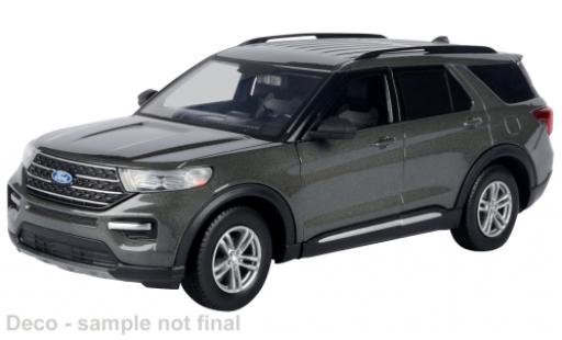 Modelauto Ford Explorer XLT grijs 2022 1/24 Motormax