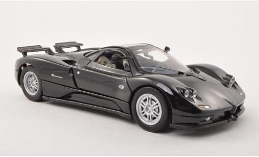 Modelauto Pagani Zonda R C12 zwart 1/24 Motormax