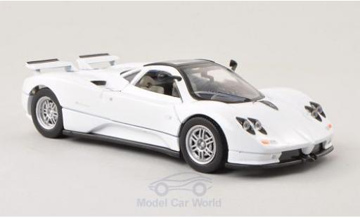 Modelauto Pagani Zonda C12 wit 1/24 Motormax