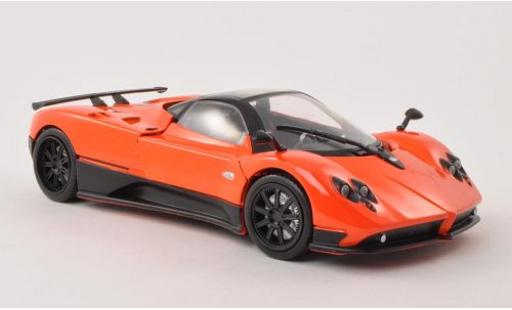 Modelauto Pagani Zonda F metallic oranje 1/18 Motormax